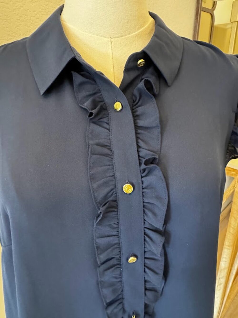 Liz Claiborne Ruffle Front Blue Sleeveless Blouse (Style: 72313-3) Large *NWOT - Picture 3 of 6